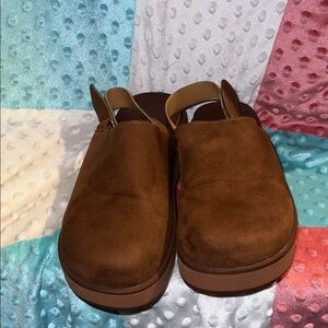 Women Brown Suede Slingback Clogs